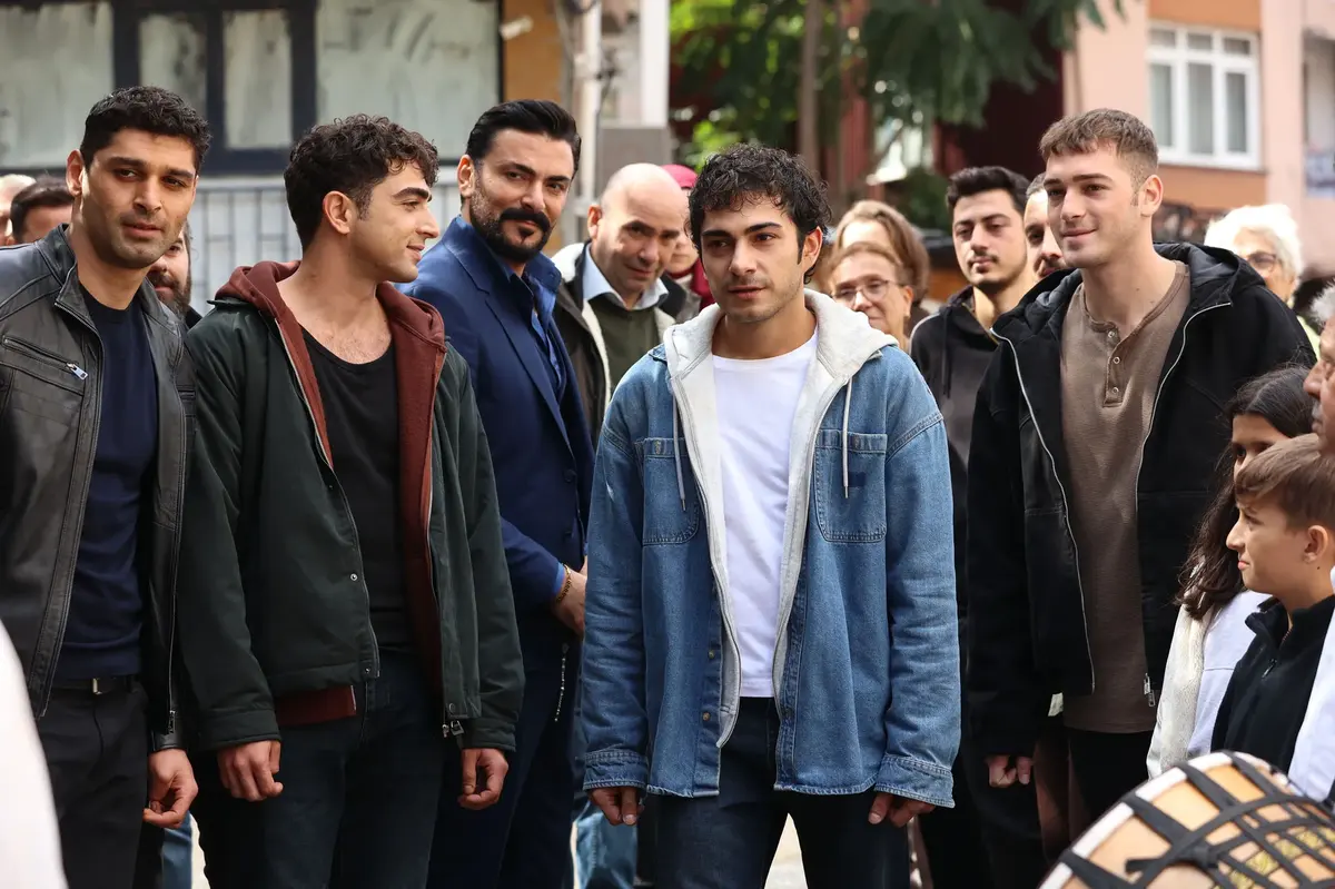 صورة من الحلقة 17 من مسلسل اسطنبول راسا على عقب (1)