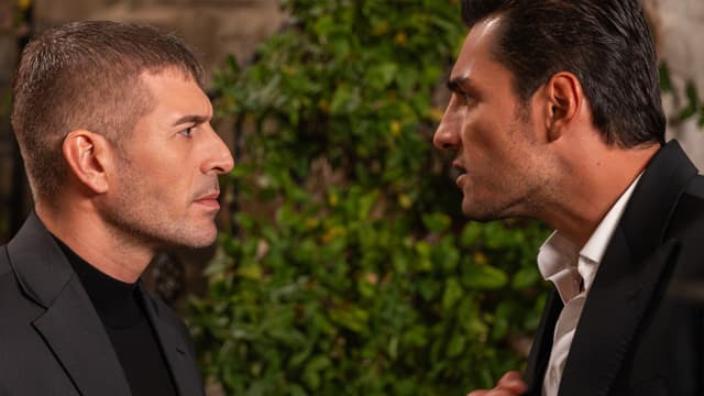 مشهد من الحلقة 5 من مسلسل نصف الام: قدير يزيد حنقه بعد حركة علي