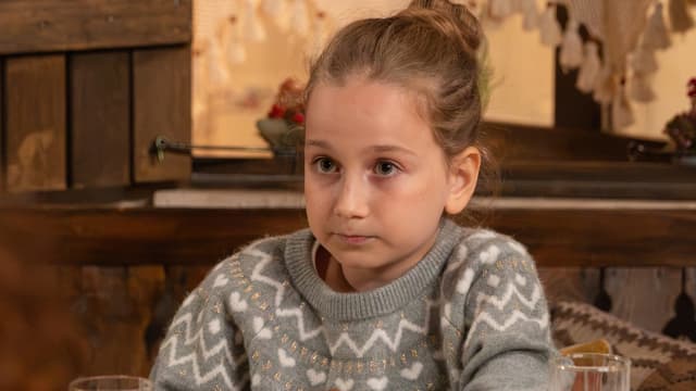 صورة من الحلقة 5 من مسلسل نصف الام (8)