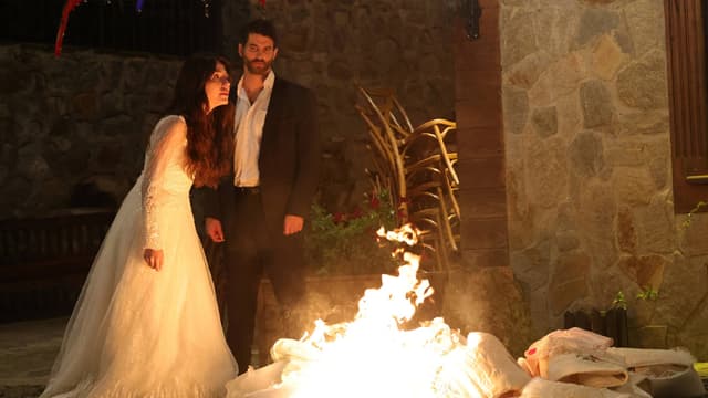 صورة من الحلقة 2 من مسلسل حبي البحر الاسود (1)
